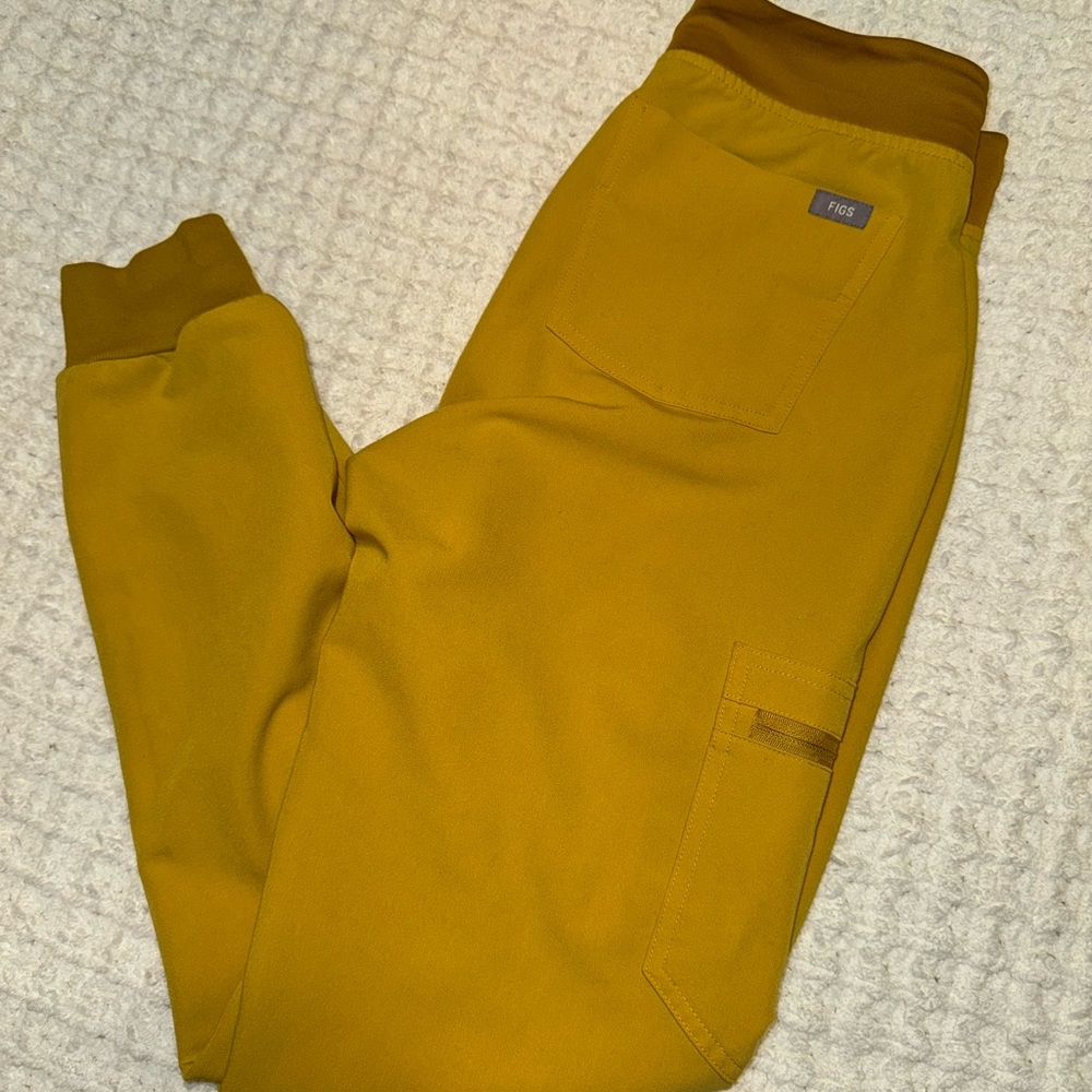 FIGS Zamora Scrub Bottom